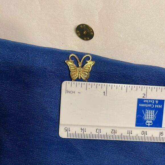 Gold tone Butterfly Pin - Picture 6 of 8